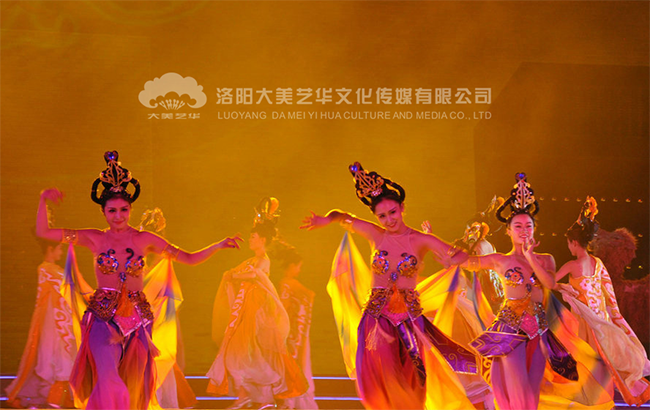 第36屆中國(guó)洛陽牡丹文化節(jié)開幕式現(xiàn)場(chǎng)，《隋唐洛陽城》篇章歌舞演出